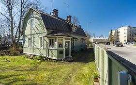 Newly Renovated Apartment In A Woodenhouse From 1910 In Martti!